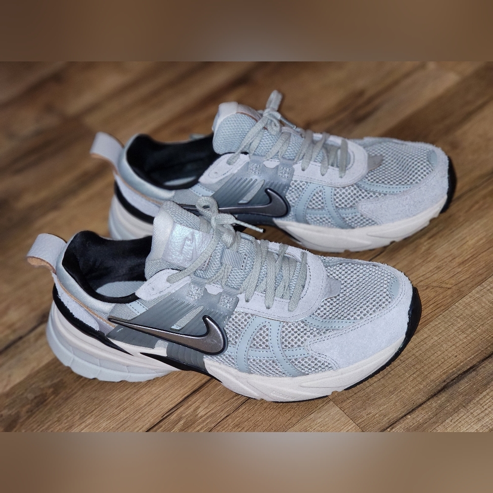 Nike V2K Sneakers
